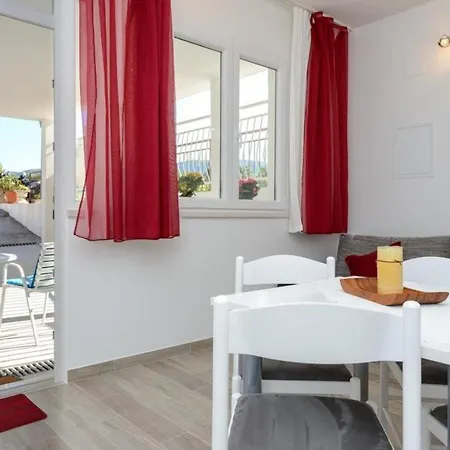 Apartman Leona- One Bedroom With Terrace