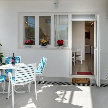 Leona- One Bedroom With Terrace دوبروفينك